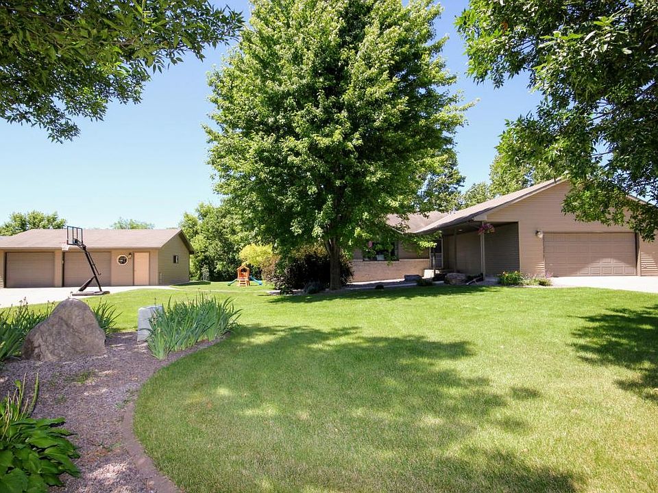 1st image of 906 Meadow Hill Ln