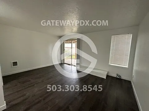 2322 SE 7th St — Photo 10