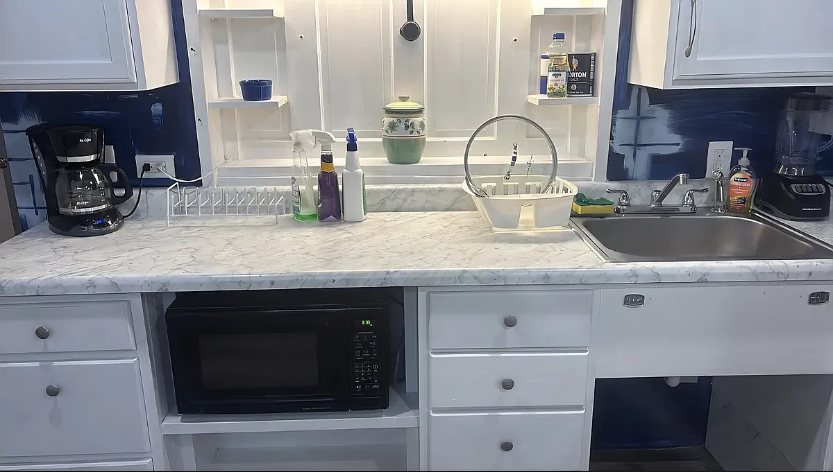 2 bed, 1.5 bath, 900 sqft, $1,450 — Photo 2