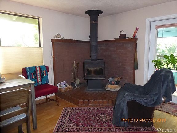 3rd image of 1100 322nd St