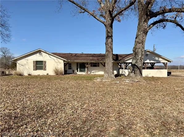 6910 Military Rd, Lavaca, AR 72941