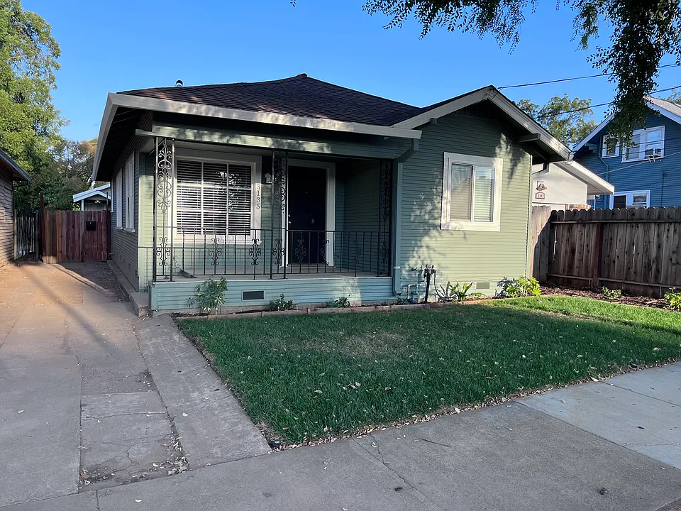 3135 42nd St