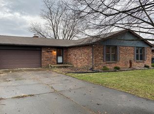 3721 Indianwood Dr, Columbus, IN 47203