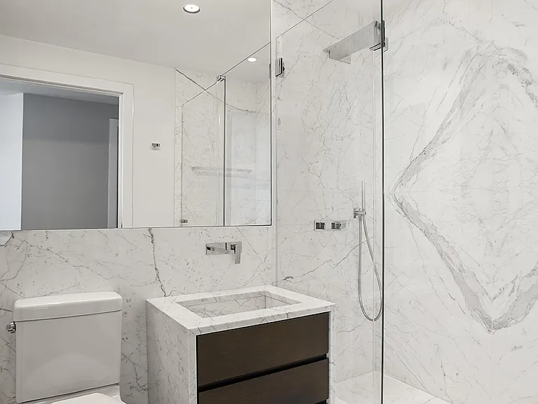 120 Riverside Blvd #14E — Photo 7