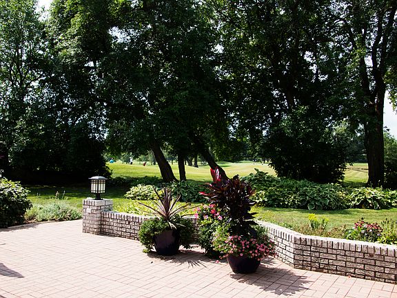5th image of 300 W Detweiller Dr