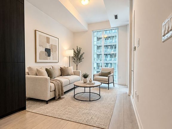 3rd image of 400 King St W #2822