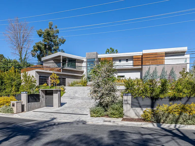 19333 Rosita St — Photo 12
