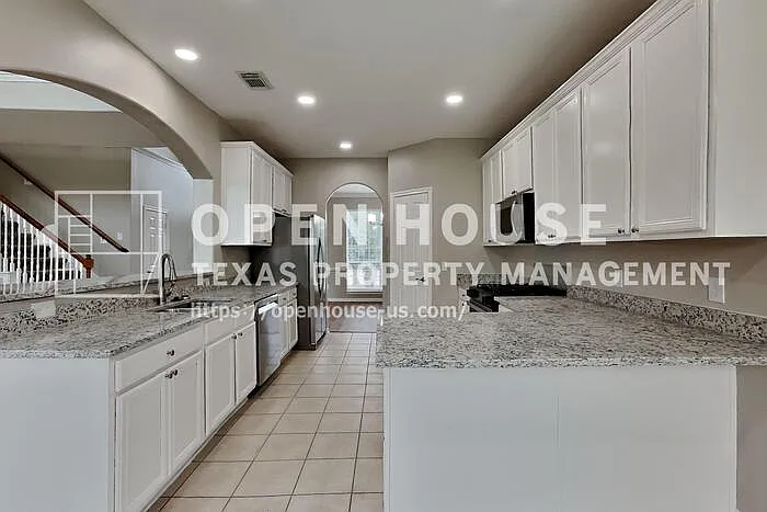 6714 Village Bridge Dr — Photo 5