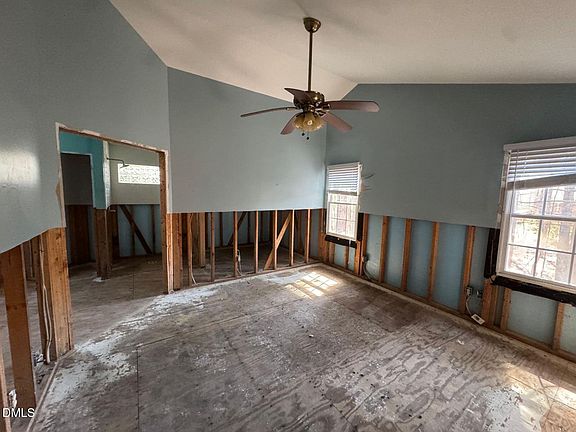 5th image of 301 Berryhill Dr