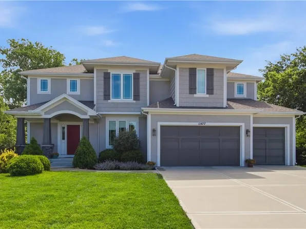 11477 S Redbud Ln, Olathe, KS 66061