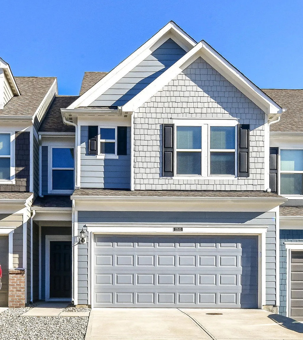 3 bed, 2.5 bath, 1906 sqft, $2,200 — Photo 3
