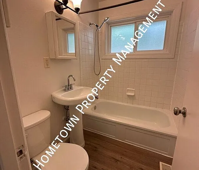 807 Cushing St SW — Photo 10