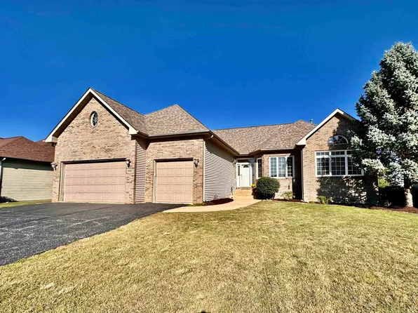 4007 Westlake Village Dr, Winnebago, IL 61088