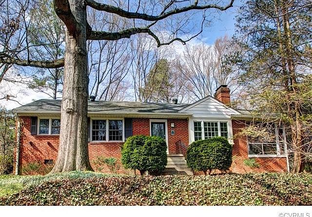 1st image of 202 Roslyn Hills Dr