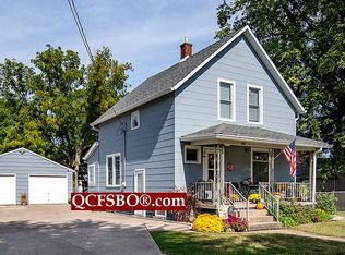 122 3rd St, Carbon Cliff, IL 61239