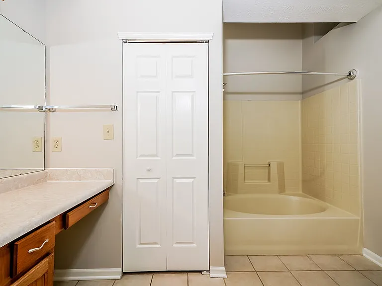 1215 Paul Dr — Photo 13