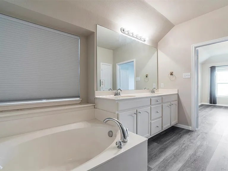 5109 Keating St — Photo 10