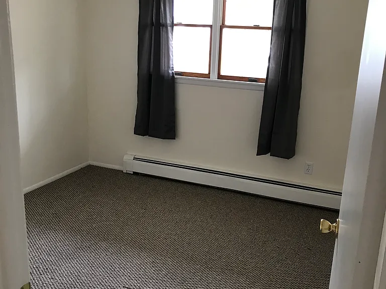 831 Squires Ave #B — Photo 5