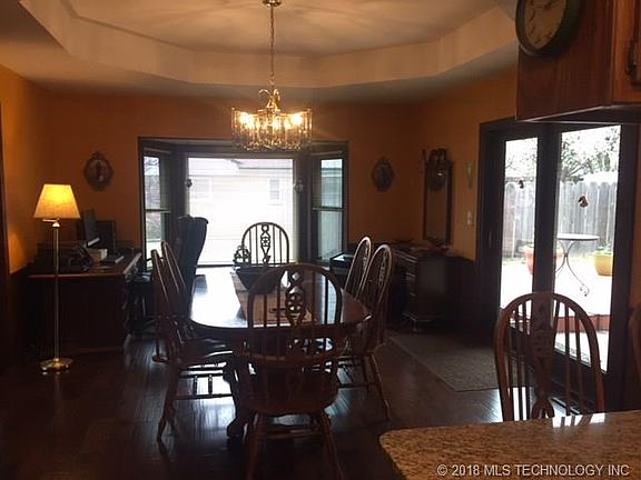 4th image of 1304 Meadow Wood Blvd