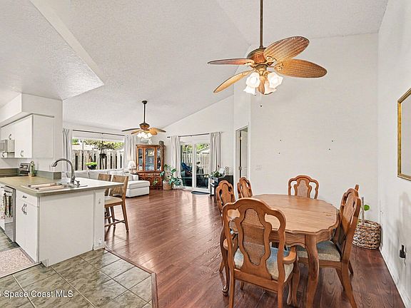 3rd image of 1314 Cypress Bend Cir