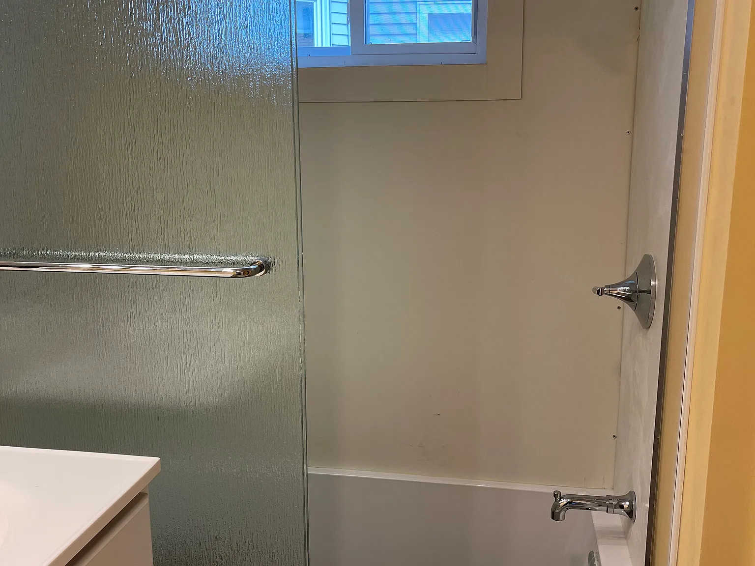 2 bed, 1200 sqft, $2,500 — Photo 2