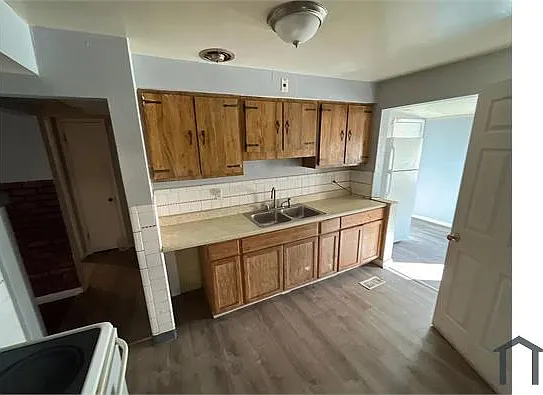 4 bed, 792 sqft, $1,565 — Photo 3