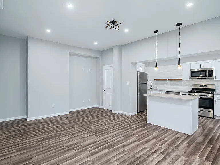 1439 S 6th St #1R — Photo 5