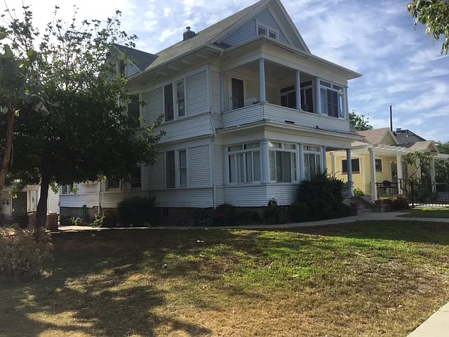 Studio, 350 sqft, $1,650 — Photo 2