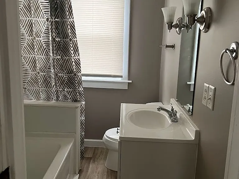 427 W Vinyard St — Photo 7