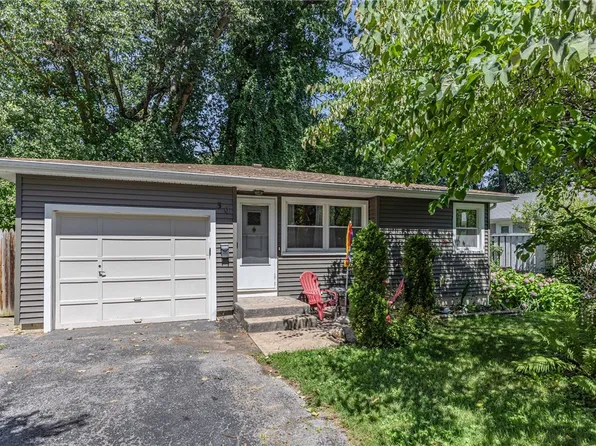 30 Bayton Dr, Rochester, NY 14622