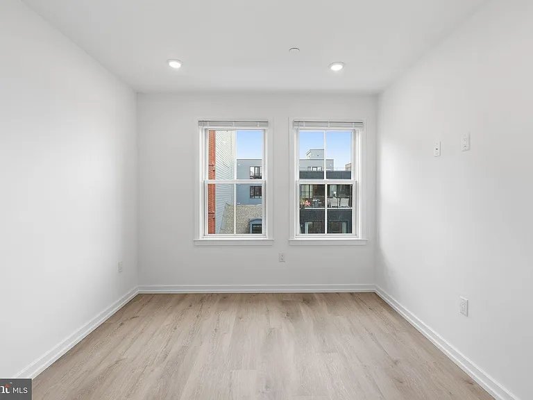 209 New St #5B — Photo 13