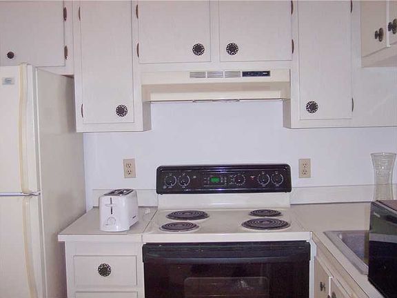 5th image of 9420 Poinciana Pl APT 208