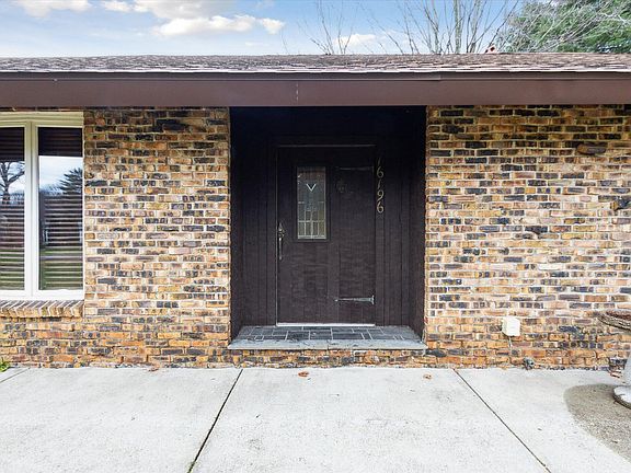 5th image of 16196 Brookwood Dr