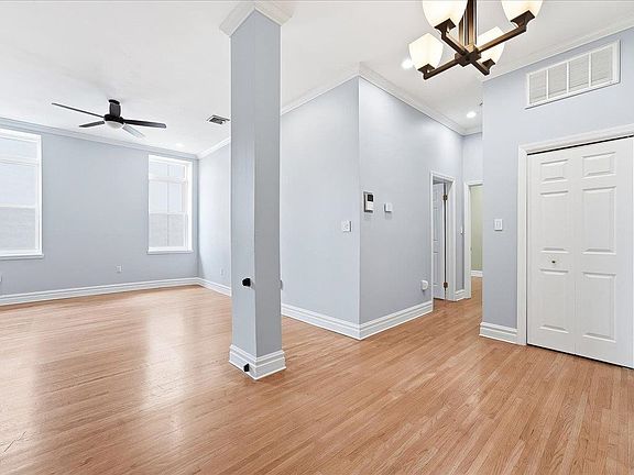 3rd image of 818 Jefferson St APT 3B