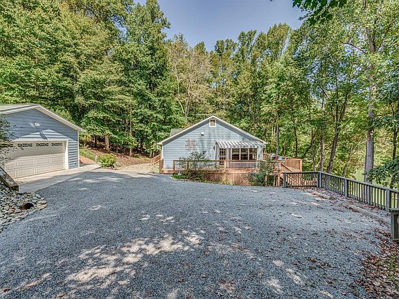 4th image of 2940 Hickory Cove Ln