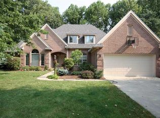 5202 Timber Ridge Dr, Columbus, IN 47201