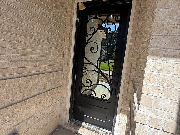 4th image of 216 Blue Hill Dr