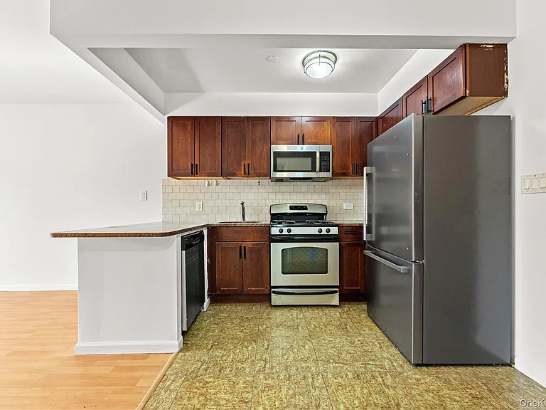 71-33 162nd St #3F — Photo 4