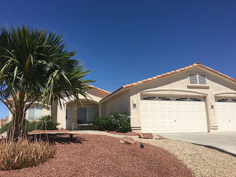 3715 Beachview Dr — Photo 1