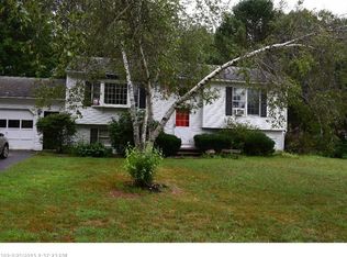 51 Ivanhoe Dr, Topsham, ME 04086