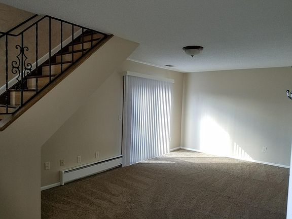 3rd image of 7548 Maplebrook Pkwy N