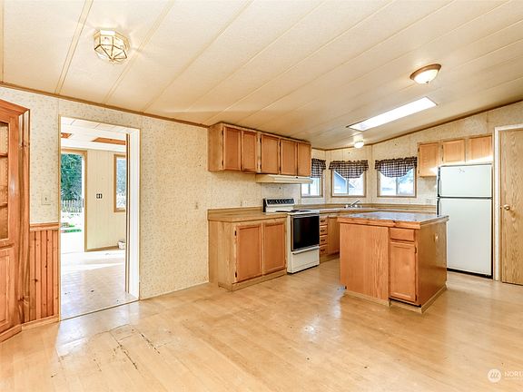 5th image of 502 203rd Street Ct E