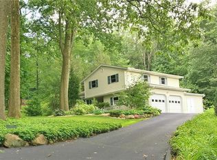 5480 W Valley Rd, Center Valley, PA 18034
