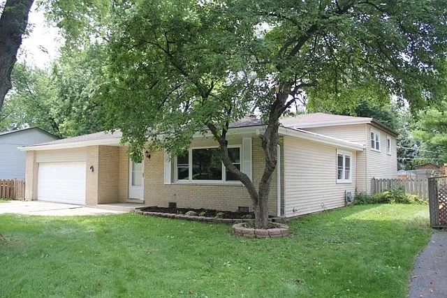5S270 Glenoban Dr photo 1