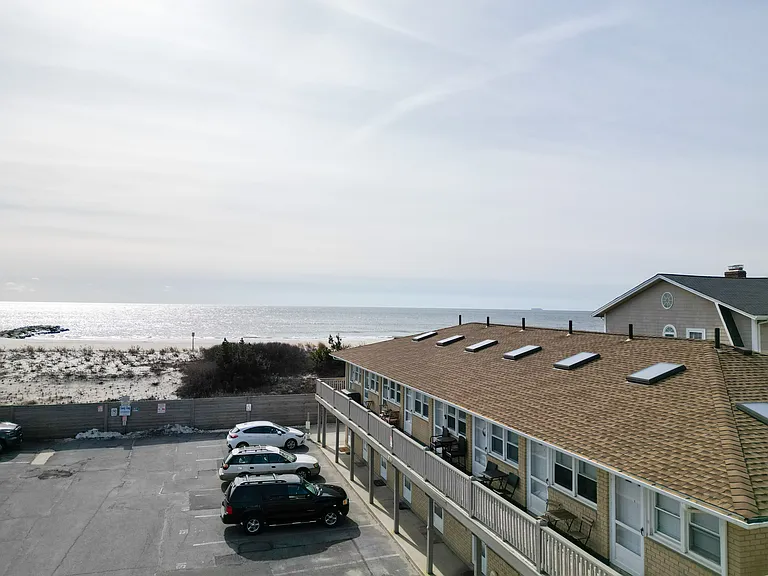979 Oceanfront #8 — Photo 11