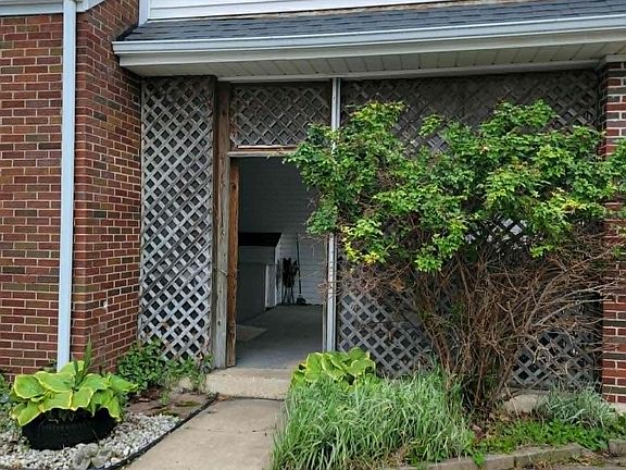 5th image of 301 Schiller Ave