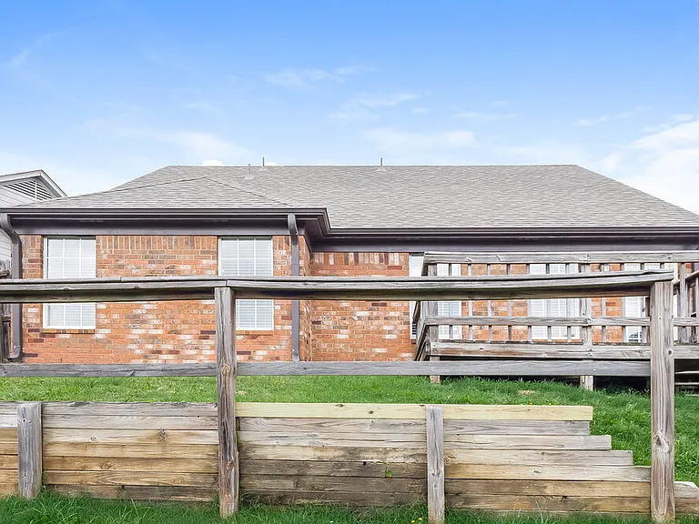 10115 Cross Valley Dr — Photo 17