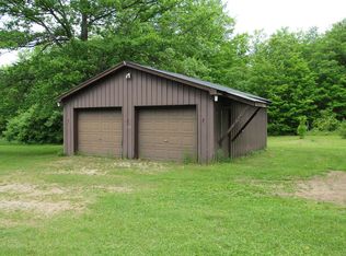 39178 Tapiola Rd, Chassell, MI 49916