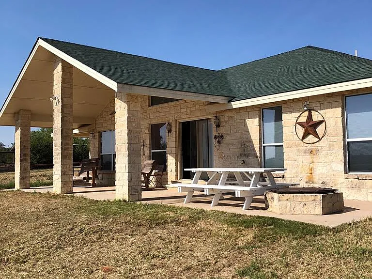 2364 LCR 252 — Photo 1