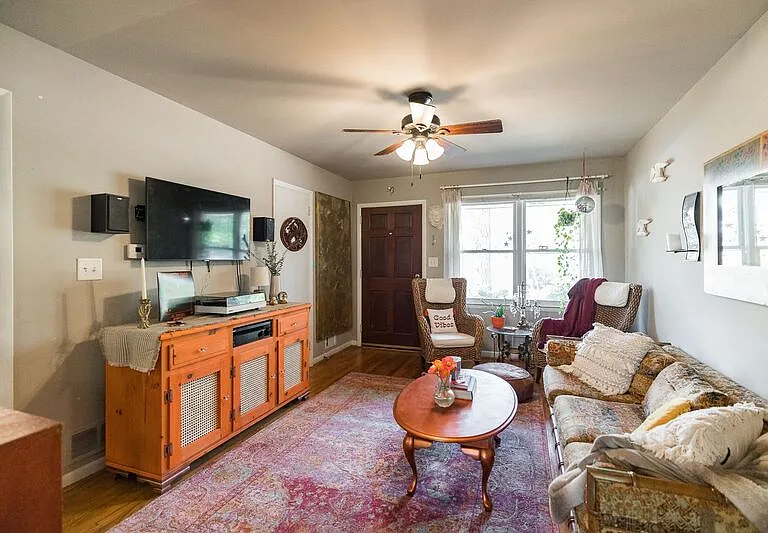 2227 S Milledge Ave — Photo 4